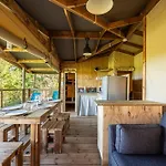 Domaine Saane Et Kamp alanı 4*