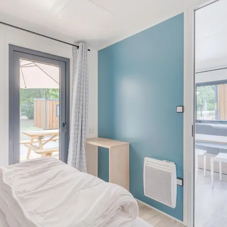 Domaine Saane Et キャンプ場 4*