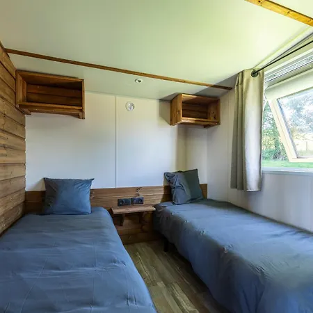 Domaine Saane Et キャンプ場 4*